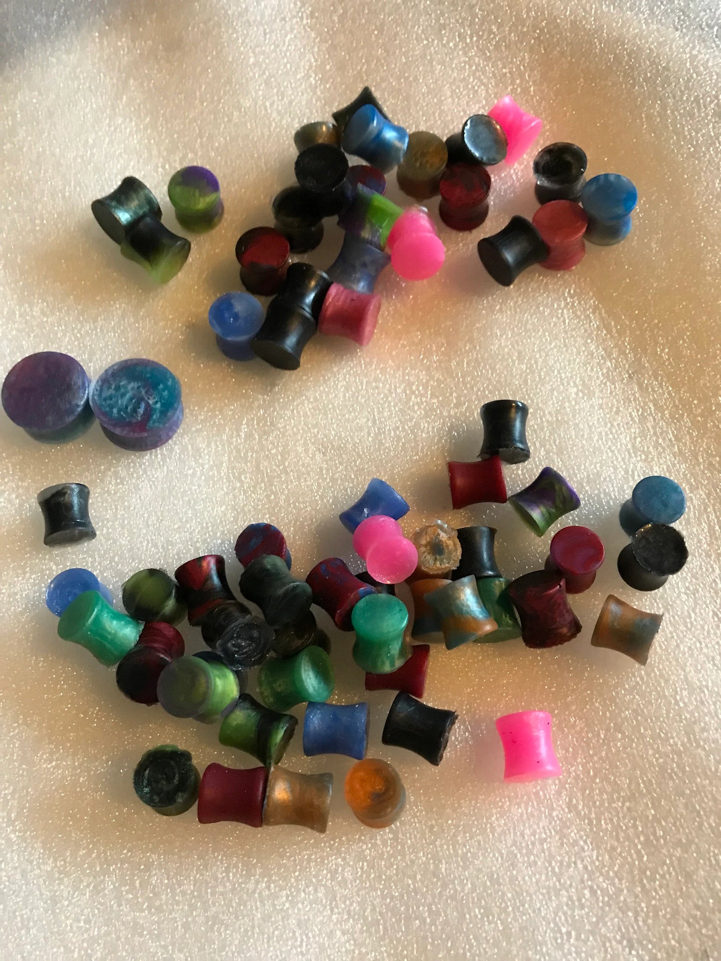 Solid Silicone “Round” Plugs Sizes 6g-0g